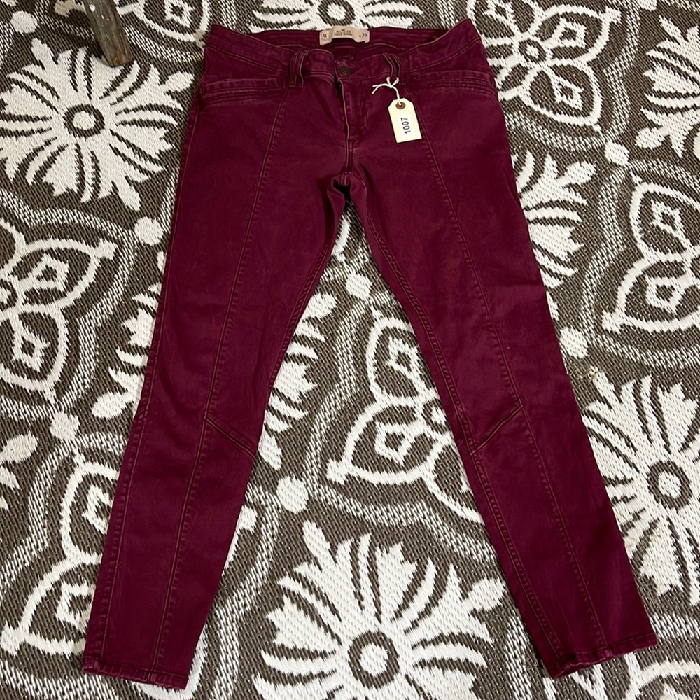 HOLLlSTER Super Skinny Size 11 W 30 Wine Color Jeans